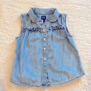 Gap Size 5 Chambray Top
